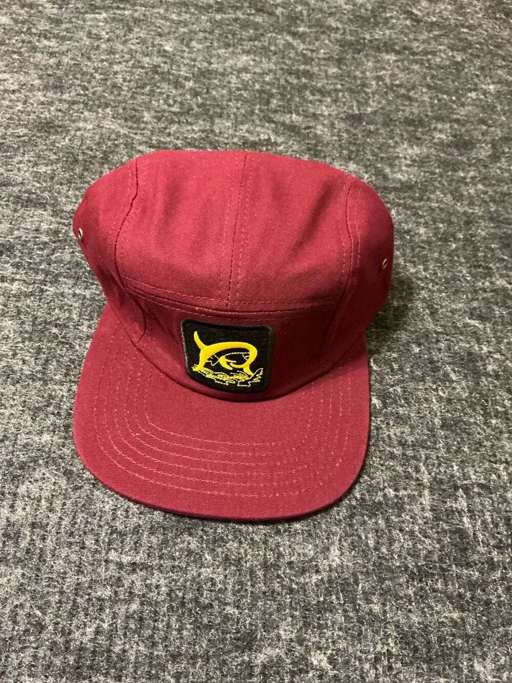 Classic Marlin Fishing 5 Panel Short Bill Strapback Hat Cap Mens Burgundy